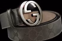 Giới siêu giàu chi tiền tỷ chỉ để mua... phụ kiện diện cùng vest