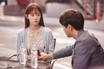 Te tua sau 2 năm phản bội vợ cưới người tình trẻ 