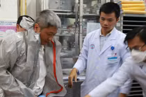 Virus corona viêm phổi cấp thâm nhập Việt Nam: Hàng trăm bác sĩ “gác Tết” lo chống dịch