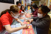 Vàng áp sát 50 triệu/ lượng: đầu cơ hay xả hàng lấy lời? 