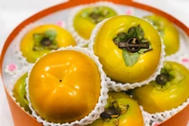 Ngon ngang nhau: Hồng Nhật 500 ngàn/quả... hồng mật Vân Sơn 40 ngàn/kg