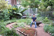 Ngắm vườn rau giữa phố xanh mướt của chàng trai Singapore 