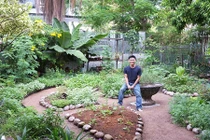 Ngắm vườn rau giữa phố xanh mướt của chàng trai Singapore 