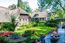 Đón Tết Canh Tý, nhà giàu Việt “đốt tiền” mua tour nước ngoài sang chảnh nào?