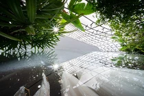 Studio ảnh viện áo cưới ở SG lộng lẫy trên báo Tây