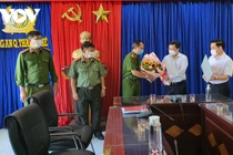 Hơn 10 giờ truy tìm đối tượng đập phá pa nô bầu cử