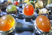 Ghé thăm nơi bán đá quý như “bán rau” ở Indonesia 