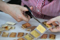 Giá vàng miếng trở lại mức cao kỷ lục