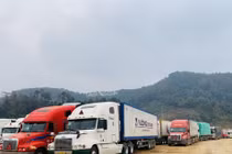 Lạng Sơn: Loay hoay xử lý hàng xuất khẩu ùn ứ