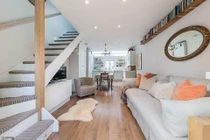 Có gì trong ngôi nhà 27m2 giá tới 18 tỷ đồng?