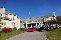 Lâu đài của vợ chồng ca sĩ Hà Phương lộng lẫy gây choáng cỡ nào?