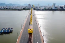 Nhìn từ trên cao quang cảnh Đà Nẵng vắng lặng giữa mùa dịch