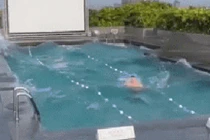 Clip NÓNG: Bể bơi rung như sóng biển giữa động đất ở Đài Loan