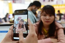 SIM đầu tiên bị khóa sau 24/4: Nhà mạng nói do lỗi của nhân viên