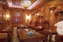 Cận cảnh biệt thự gỗ gõ đỏ Châu Phi độc đáo ở Hà Nội