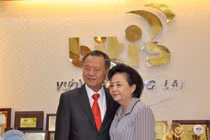 Dùng gấm Trung Quốc trên sản phẩm Việt: Ông chủ kín tiếng của Biti's là ai?