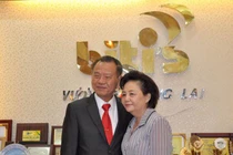 Dùng gấm Trung Quốc trên sản phẩm Việt: Ông chủ kín tiếng của Biti's là ai?