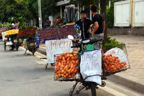 Sự thật "ngã ngửa" đằng sau những tấm biển quảng cáo giá siêu rẻ