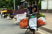 Sự thật "ngã ngửa" đằng sau những tấm biển quảng cáo giá siêu rẻ