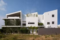 Sử dụng “rèm cây xanh”, nhà hướng Tây mát rượi như điều hòa