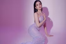 Diệp Lâm Anh chuộng mốt váy áo khoe vòng 1 quyến rũ 