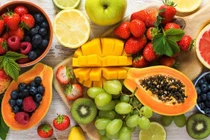 Trái cây có rất nhiều chất dinh dưỡng, chất xơ và các vitamin nên nó sẽ giúp bạn khỏe mạnh cả về thể chất lẫn tinh thần, giảm nguy cơ mắc bệnh tật.