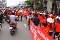 Hàng nghìn tiểu thương chợ An Đông tràn ra đường bãi thị 