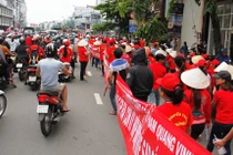 Hàng nghìn tiểu thương chợ An Đông tràn ra đường bãi thị 