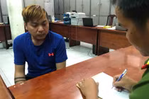 Đang “tâm sự”, trai trẻ bị người tình đồng tính cắt cổ cướp SH