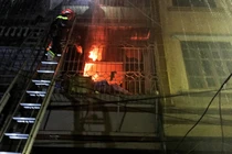 Cảnh sát hi sinh khi đang chữa cháy nhà dân ở TP.HCM