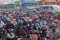 Ảnh: Kẹt xe “kỷ lục” trên nhiều tuyến đường vào cảng lớn nhất Sài Gòn