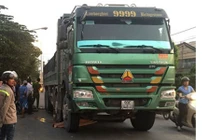 Xe ben đeo logo “tứ quý 9” cán chết nữ công nhân