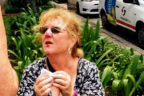 PCT quận 1 “truy” đơn vị khiến du khách té ngã trên vỉa hè