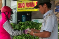 Chiếm vỉa hè để "hốt bạc" nhờ lợi dụng chiến dịch “chuối nghĩa tình”