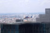 Xem trực thăng hạ cánh trên nóc tòa nhà giữa trung tâm Sài Gòn