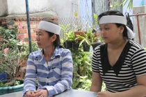 Đến Công an phường làm việc, dùng dây thun siết cổ tự sát