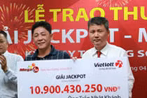 Tận mặt người đầu tiên công khai hình ảnh trúng xổ số Vietlott