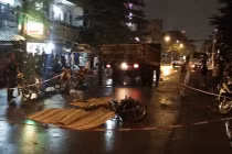 Đối đầu xe tải, 3 nam nữ thanh niên chết thảm