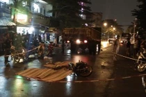 Đối đầu xe tải, 3 nam nữ thanh niên chết thảm