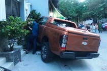 Ôtô tông chết 1 phụ nữ, kéo lê hàng loạt xe máy trên đường