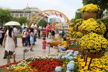 Đường hoa Nguyễn Huệ rực rỡ khoe sắc trong ngày bế mạc