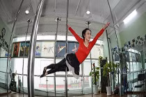 Thán phục sự dẻo dai của vũ công múa cột 45 tuổi