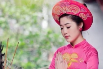 Giới trẻ lượt là áo dài khăn đóng chụp ảnh đón Tết