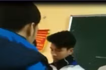 Xôn xao clip thầy giáo tát học sinh giữa lớp