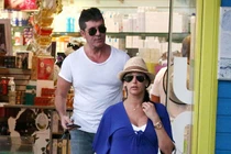 Con Simon Cowell hạ sinh ở bệnh viện 17000 đô một đêm 