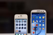  Apple hả hê, Samsung bị phạt kỷ lục 930 triệu USD