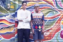 Ý nghĩa bộ ảnh hoán đổi trang phục với ông bà