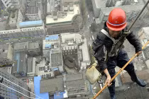 Tận mục công việc đối diện cái chết của người nhện 