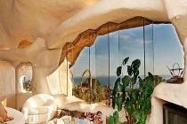 Ngỡ ngàng nhà đá tiền sử cực xa xỉ