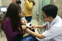 Bác sĩ bật mí bí kíp phòng bệnh đường hô hấp cho trẻ vào mùa đông